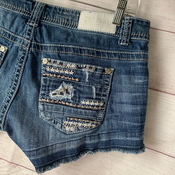 Shyanne Distressed Denim Jean Shorts Cutoffs Embroidered Jewel Detail Size 30 - Picture 7 of 16